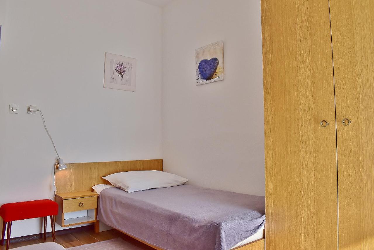 Apartments Zenko ราบ ภายนอก รูปภาพ
