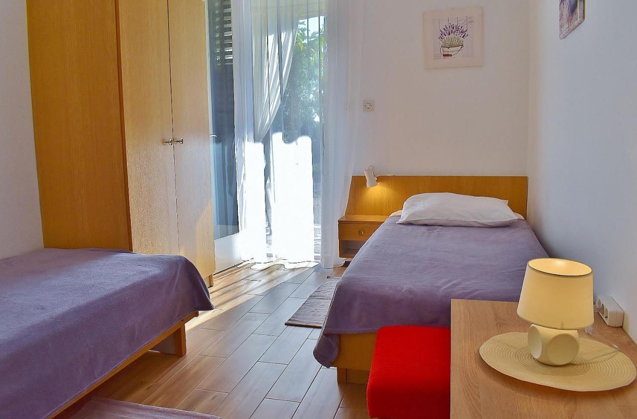 Apartments Zenko ราบ ภายนอก รูปภาพ